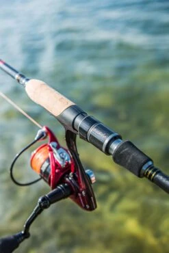 Ultimate Predator Spin & Jig 2,10m 10-30gr -Visbenodigdheden Winkel 25bb524c33fb184b