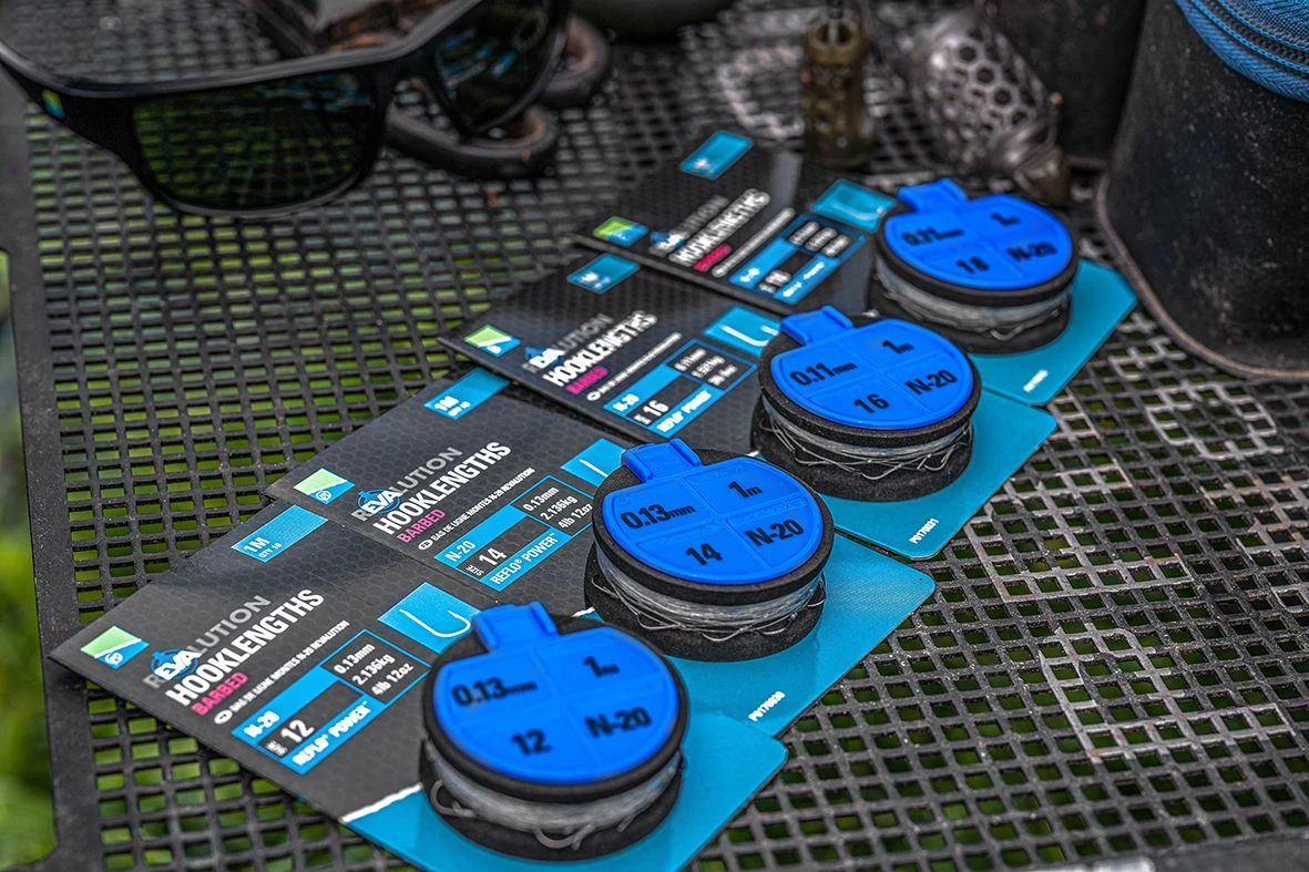 Preston Revalution Hooklengths N-20 Size 12 / 0.13mm / 21.kg 2 Preston Revalution Hooklengths N-20 Size 12 / 0.13mm / 21.kg - Afbeelding 2